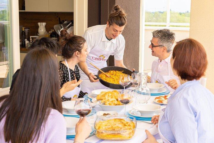 チンクエ・テールの中心で本格料理教室