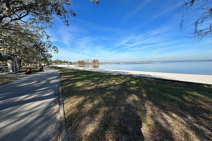 Kissimmee、eBikeでセントクラウドセルフガイド付きレイクフロントツアー4時間