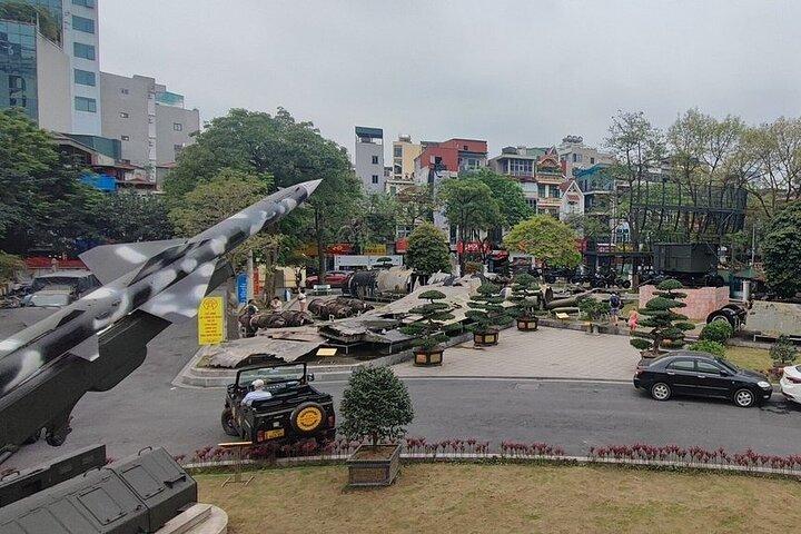Hanoi Jeep Tour – Explore Authentic Hanoi & Hidden Gems