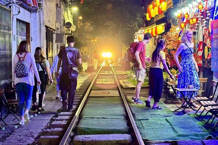 Hanoi Jeep Tour – Explore Authentic Hanoi & Hidden Gems