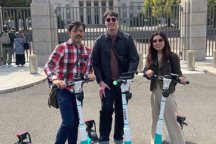 E-scooter Tour with a Private Guide Tokyo