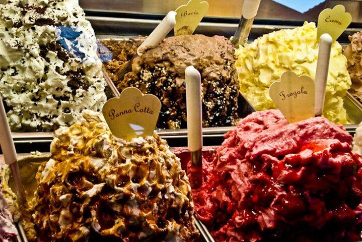 Excursão gastronômica pela rua Siena com guia local
