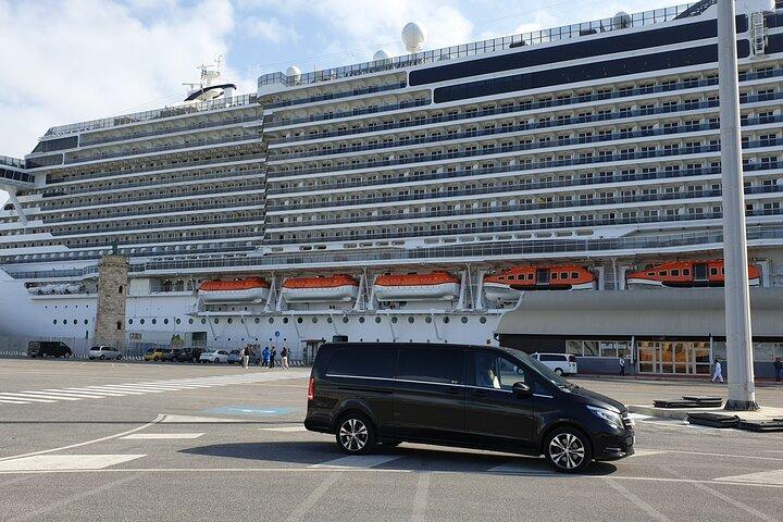 Roma: Transferência privada de ou para Civitavecchia Port Van Mercedes