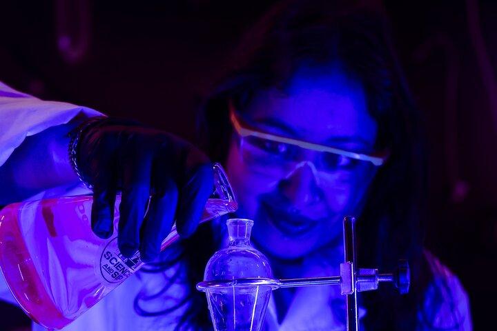 NYCのワールドカップ科学とSip®体験：ウイルス酔いラボ