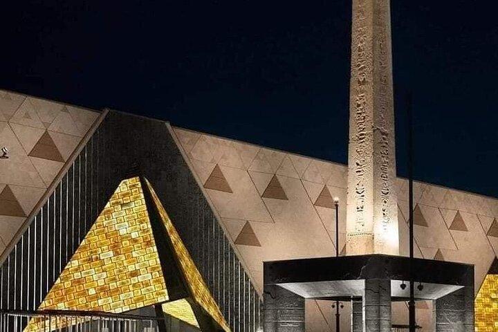 Excursão a pé Grand Egyptian Museum, King Tut Gallery, Solar boat