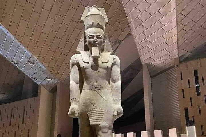 rundvandring Grand Egyptian Museum, King Tut Gallery, Solbåt