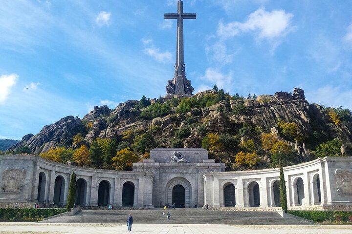 Desde Madrid : Tour Privado El Escorial y Valle de los Caídos
