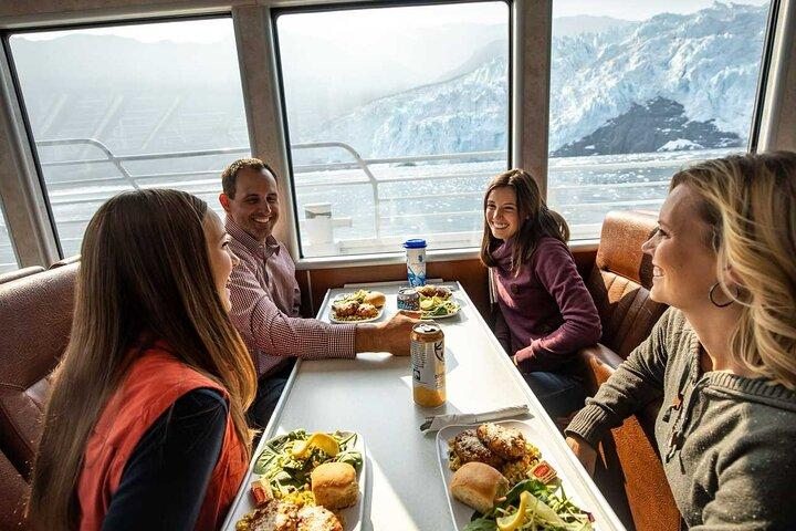 Crociera con cena sul ghiacciaio del Parco Nazionale dei Fiordi di Kenai da Seward