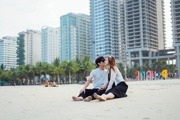 Da Nang : プロのカメラマンとビーチで写真撮影