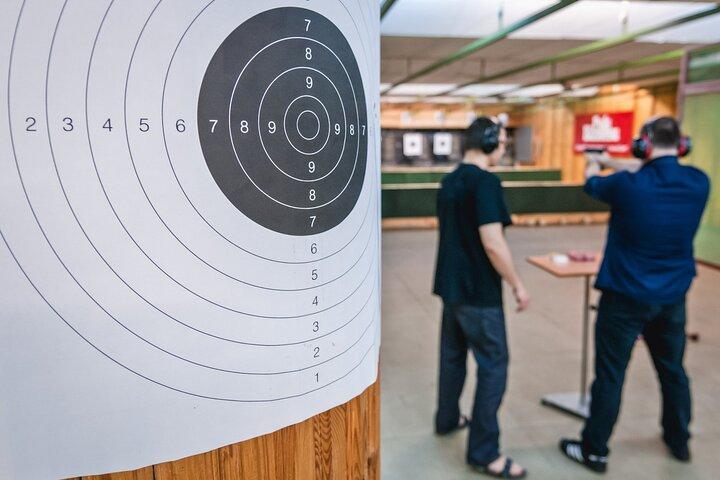 クラクフのプライベート エクストリーム射撃場 (送迎付き)