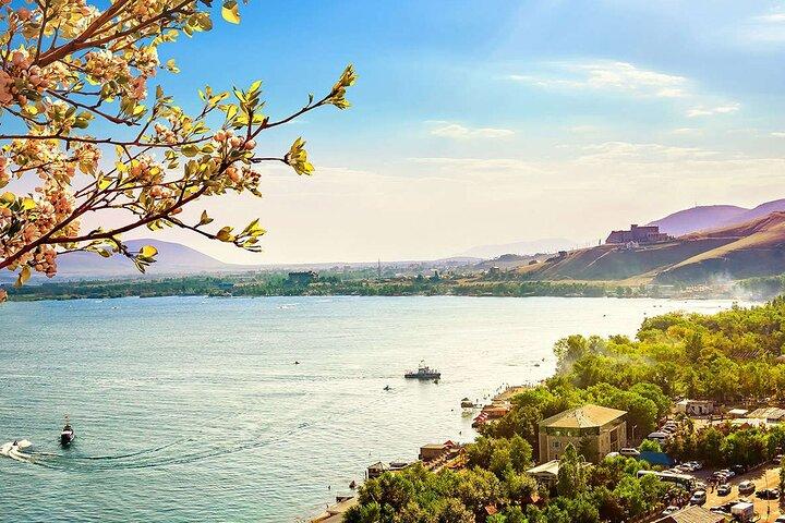Visita privada a Garni, Geghard, Sinfonia das Pedras, Lago Sevan.