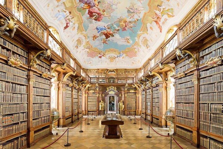 Melk, Wine & Dürnstein: ウィーン発ヴァッハウ・プライベートツアー