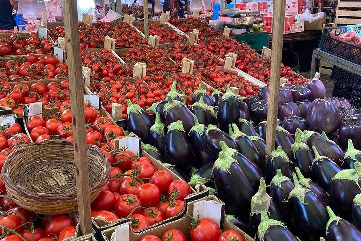Palermo: Sicilien street food: nyd et farverigt traditionelt marked