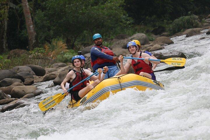 Privates Wildwasser-Rafting mit Arenal Rafting
