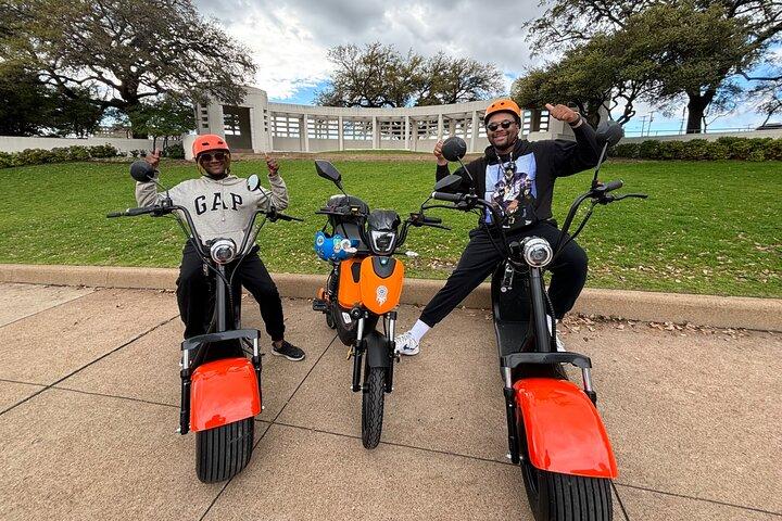 Tour inteligente: recorrido en bicicleta eléctrica por la historia y el asesinato de Dallas JFK