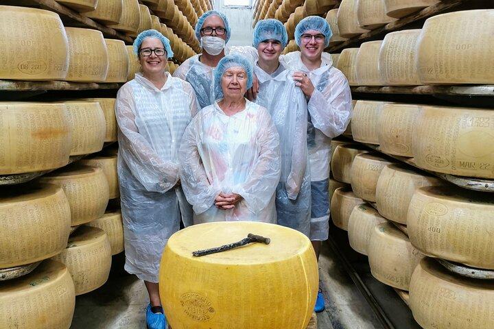 Parmigiano, Prosciutto und traditionelle Balsamico Tour ab Bologna