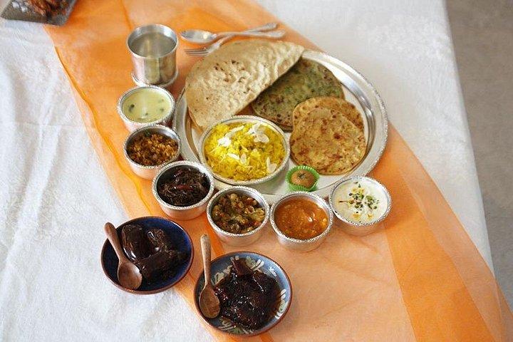 グルガオンのローカルホームキッチンで本物のインド料理を習う方法を学ぶ