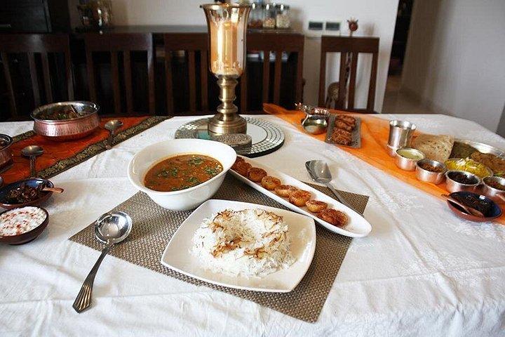 グルガオンのローカルホームキッチンで本物のインド料理を習う方法を学ぶ