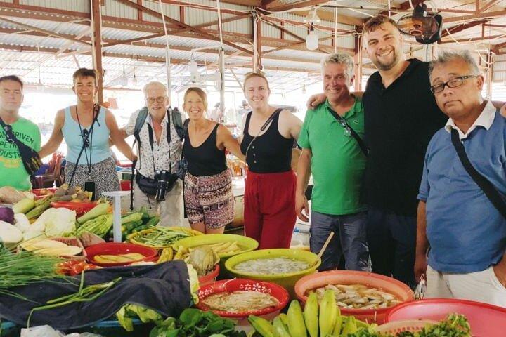 Hoi An Vegansk madlavningskursus med lokal kok og kurvebåd