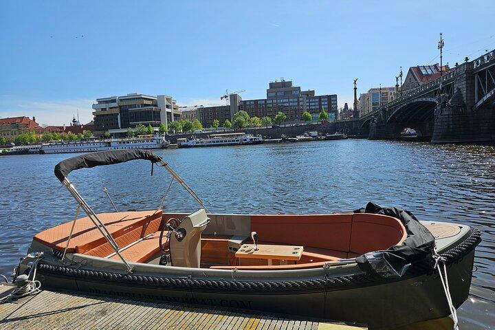 Visite privée en bateau de Prague