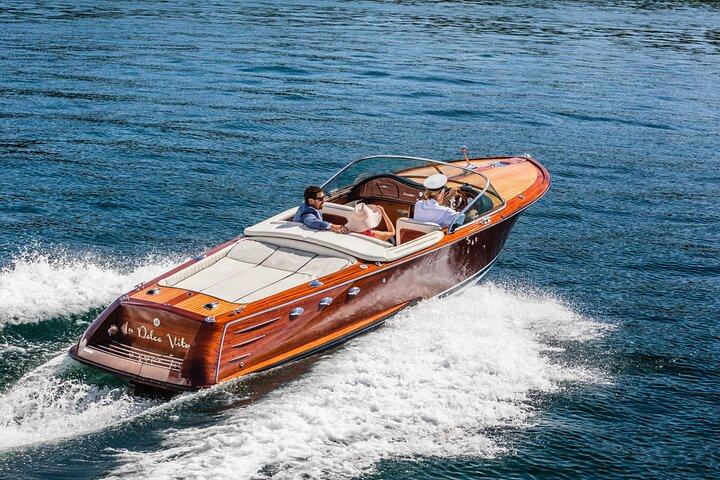 ニューサウスウェールズ州の豪華なイタリア製木製スピードボートクルーズ