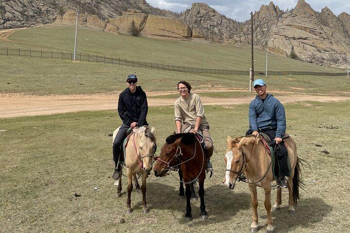 Paseos a caballo en el Parque Nacional de Terelj