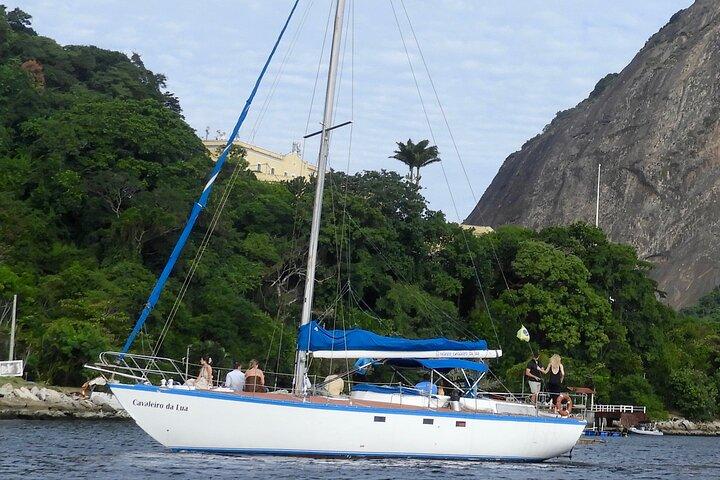 Excursión en velero con barra libre.