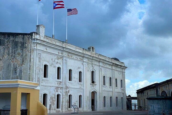 Excursión a pie al Castillo de San Juan y San Cristóbal