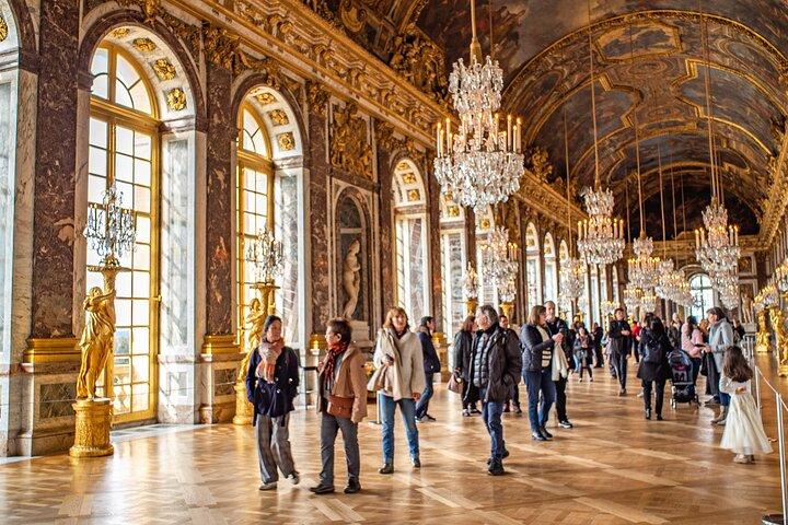 Private Versailles Palace and Gardens Guided Tour from Paris