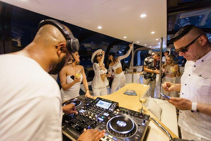Lisbon Sunset DJ Party Cruise with Pizza & Drinks