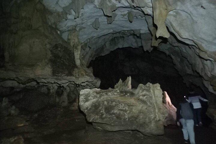 Excursão Caverna Pellumbas e Castelo Petrela saindo de Tirana