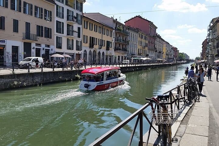 Cruise on the Milanese Navigli with Brunch on the Pier