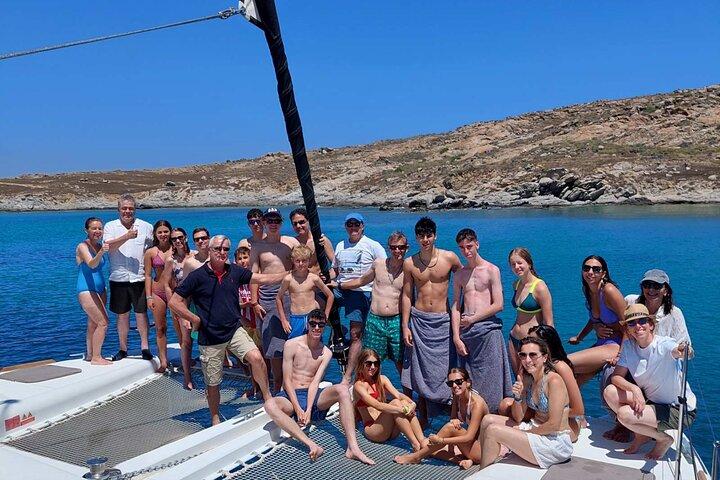 Katamaran Upplev Naxos , alla lutande