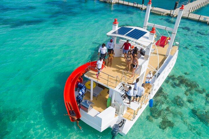 Punta Cana-både med vandrutsjebane, grill og snorkling