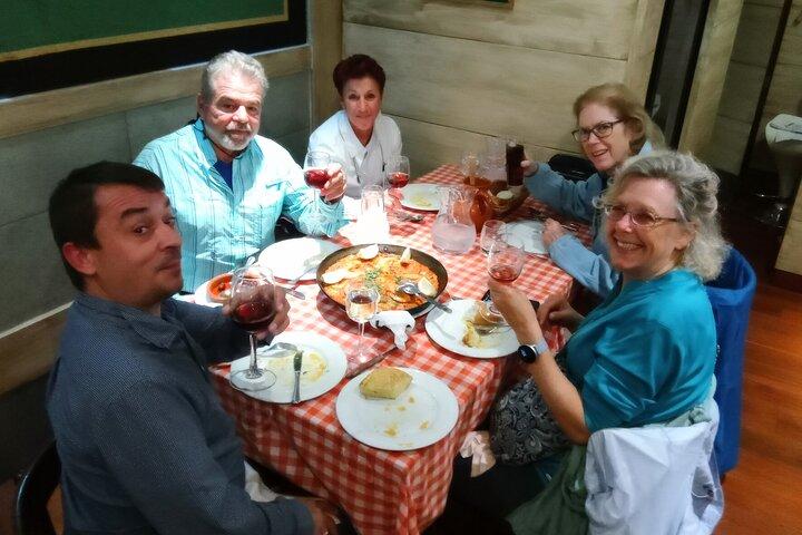 Madrid Local's Tapas Tour Dinner mit einer Seite der Geschichte