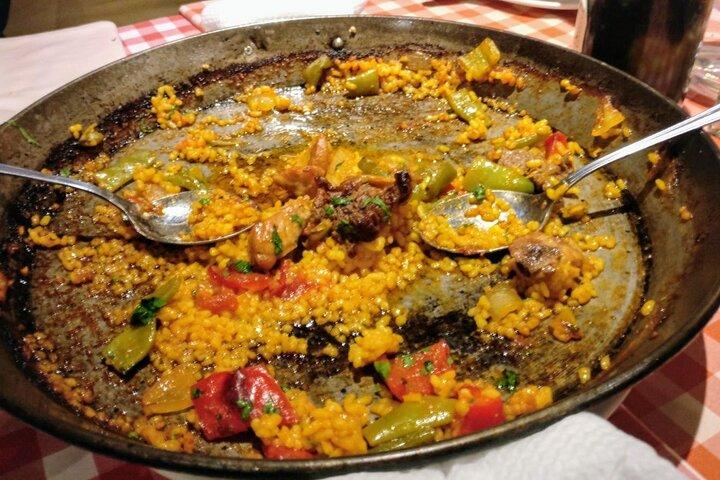 Madrid Local's Tapas Tour Dinner mit einer Seite der Geschichte