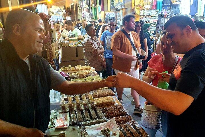 Marrakech Tasting Tour: Experience Local Street Food & Culture!