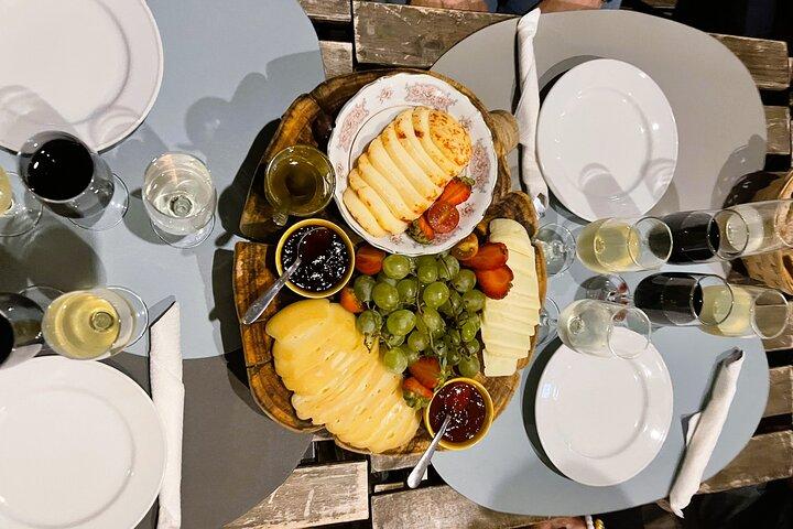 Visita de degustação de vinho e comida de Lisboa de HIDDEN GEMS (pequenos grupos)
