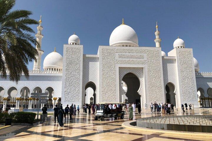 Visite guidée exclusive de la ville d'Abu Dhabi (journée complète)
