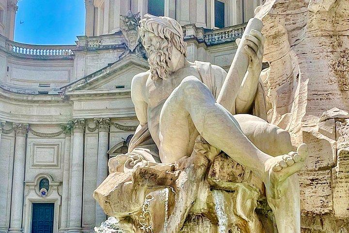 ローマはツアー広場と噴水で歴史を散策