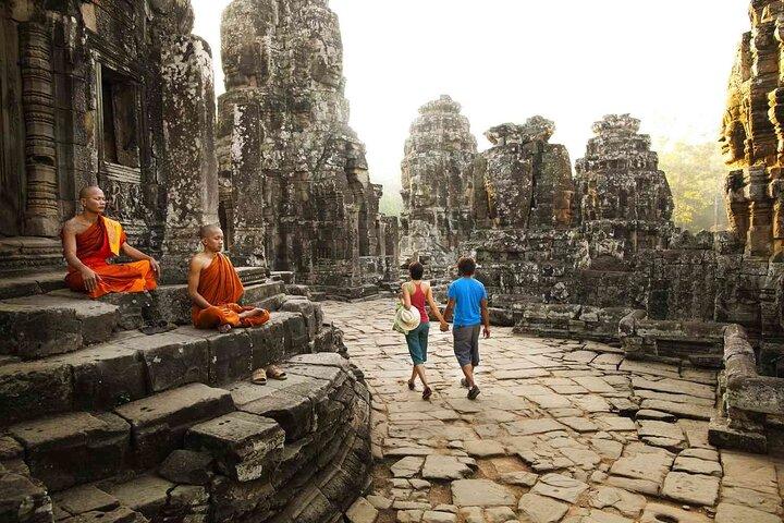 アンコール寺院と小グループツアーへの遠足に参加