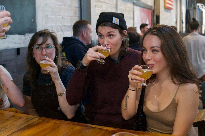 アッシュビル周辺のプレミア モバイル ガイド付きビール醸造所ツアー