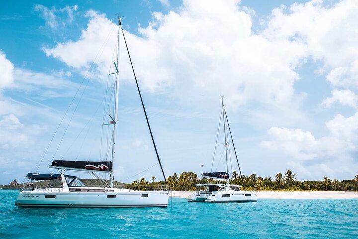 Navegue em um catamarã com tudo incluído para Ile Aux Benitiers