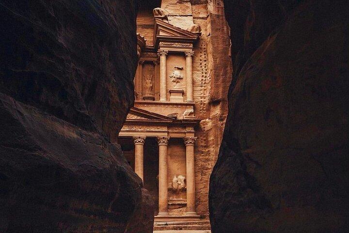 Tour de dos días desde Ammán a Petra y Wadi Rum