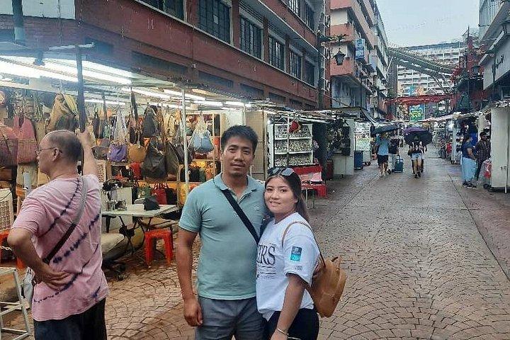 クアラルンプール市内とバトゥ洞窟の 1 日ツアー