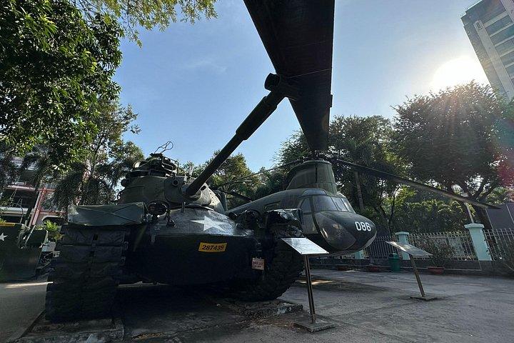 [Free E-sim] Independence Palace and War Remnants Museum Walking