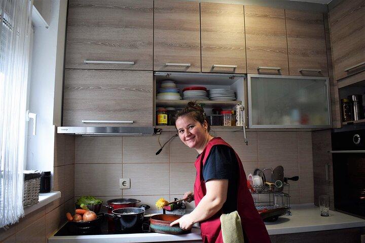 ベオグラードで地元の人たちと一緒に伝統的なセルビア料理教室