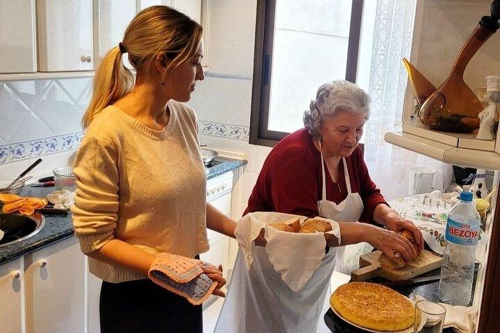 Traditioneller Spanisch Kochkurs mit Großmutter in Madrid