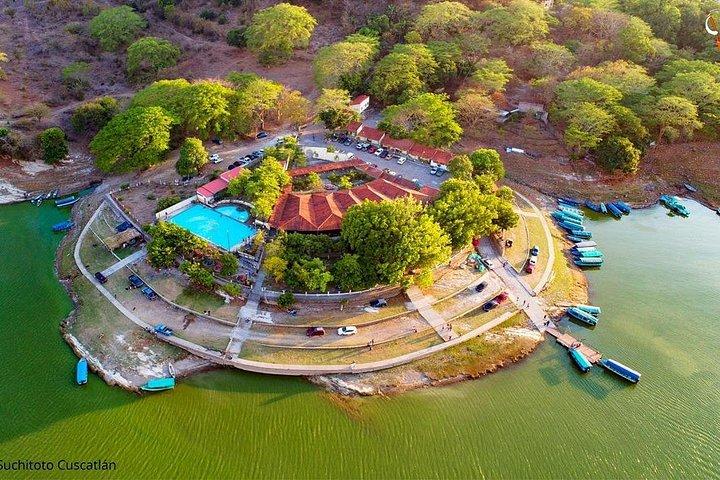 考古学と植民地時代の魅力：シワタンとスシトトのプライベートツアー