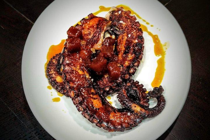 San Sebastián: Walking Dinner Tour mit baskischen Häppchen